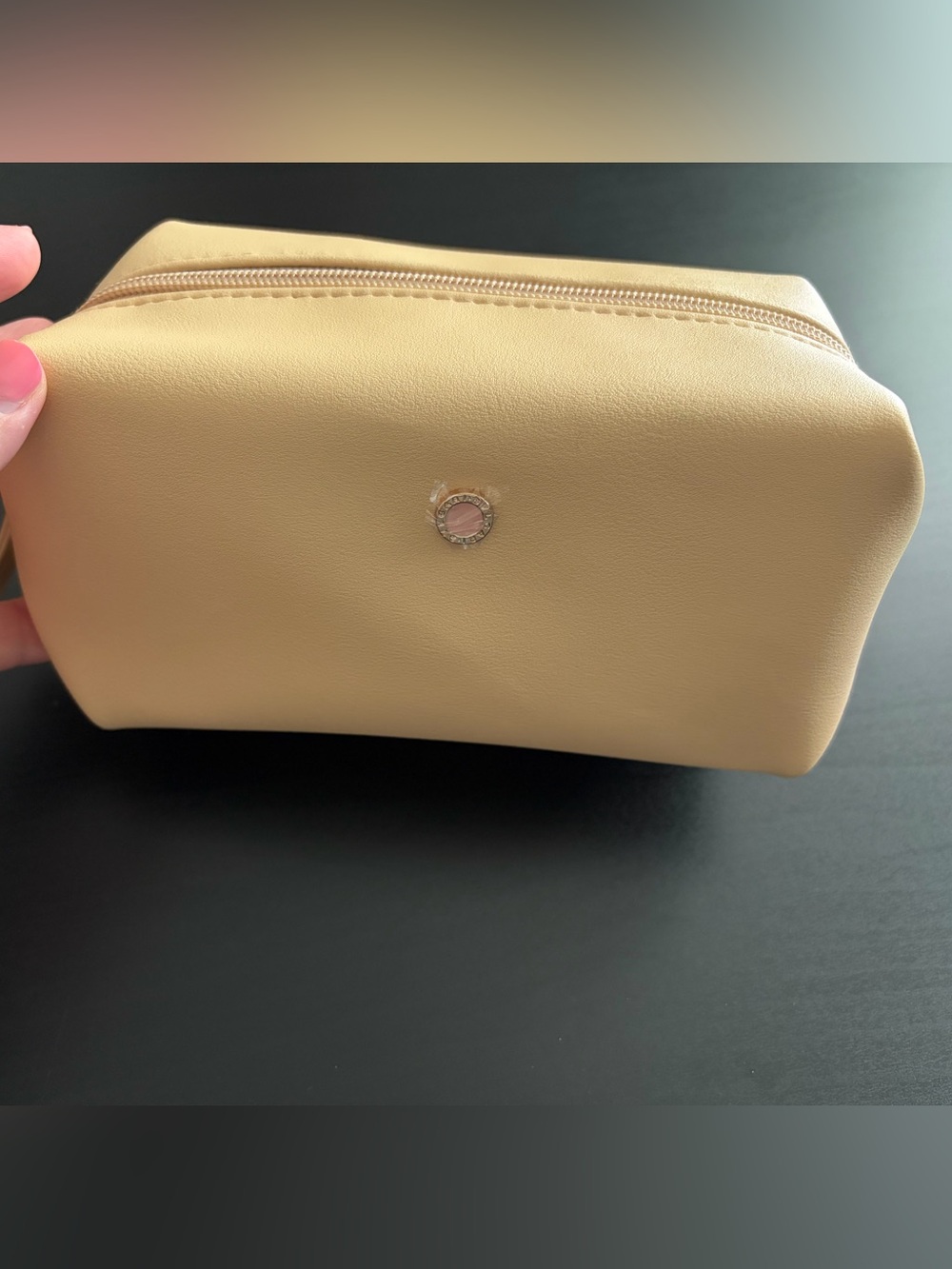Emirates business class beauty set
